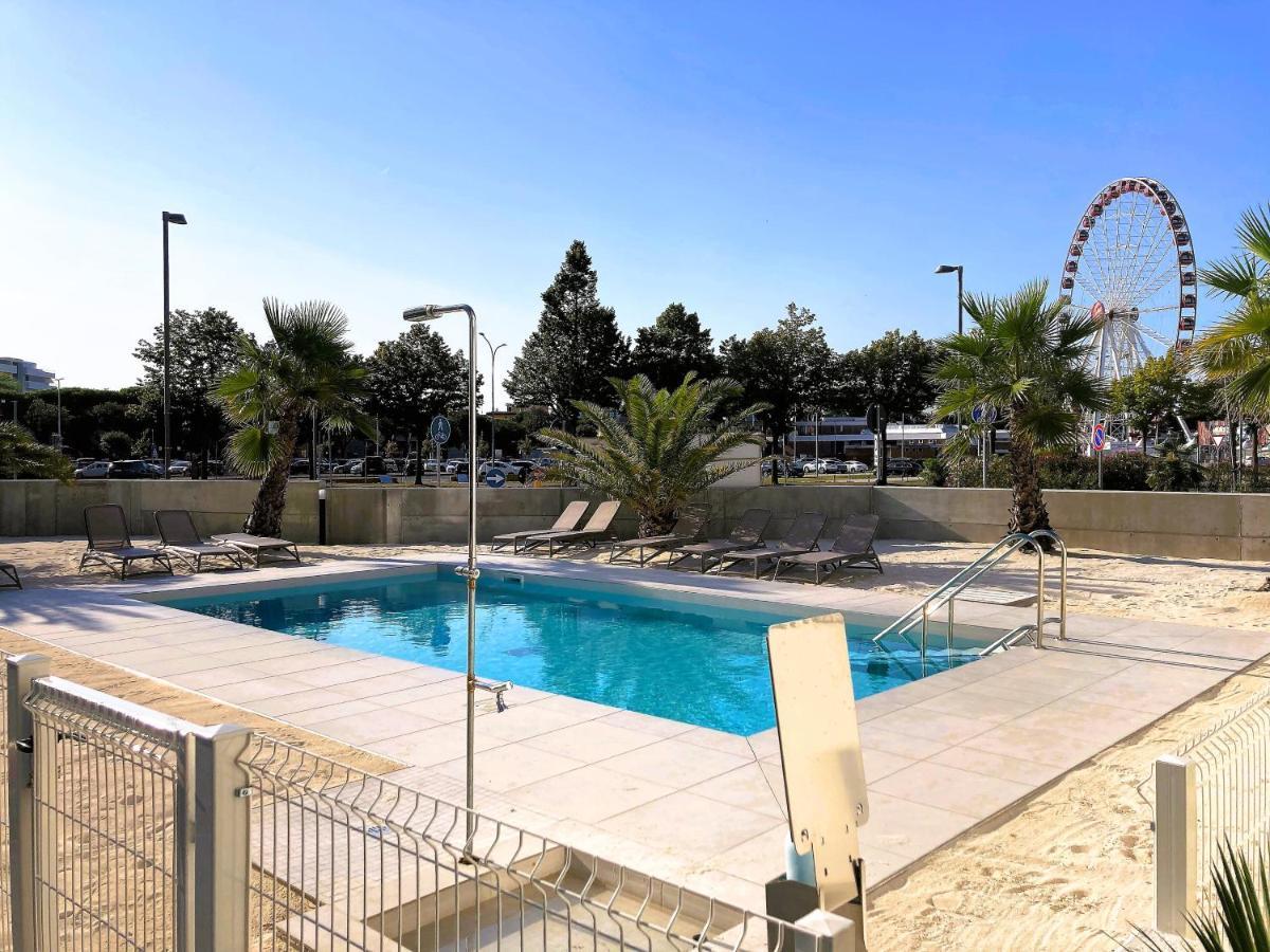 Sun Beach Residence Con Piscina - Piazza Brescia - Adria Holiday Jesolo - Family Apartments Eksteriør bilde