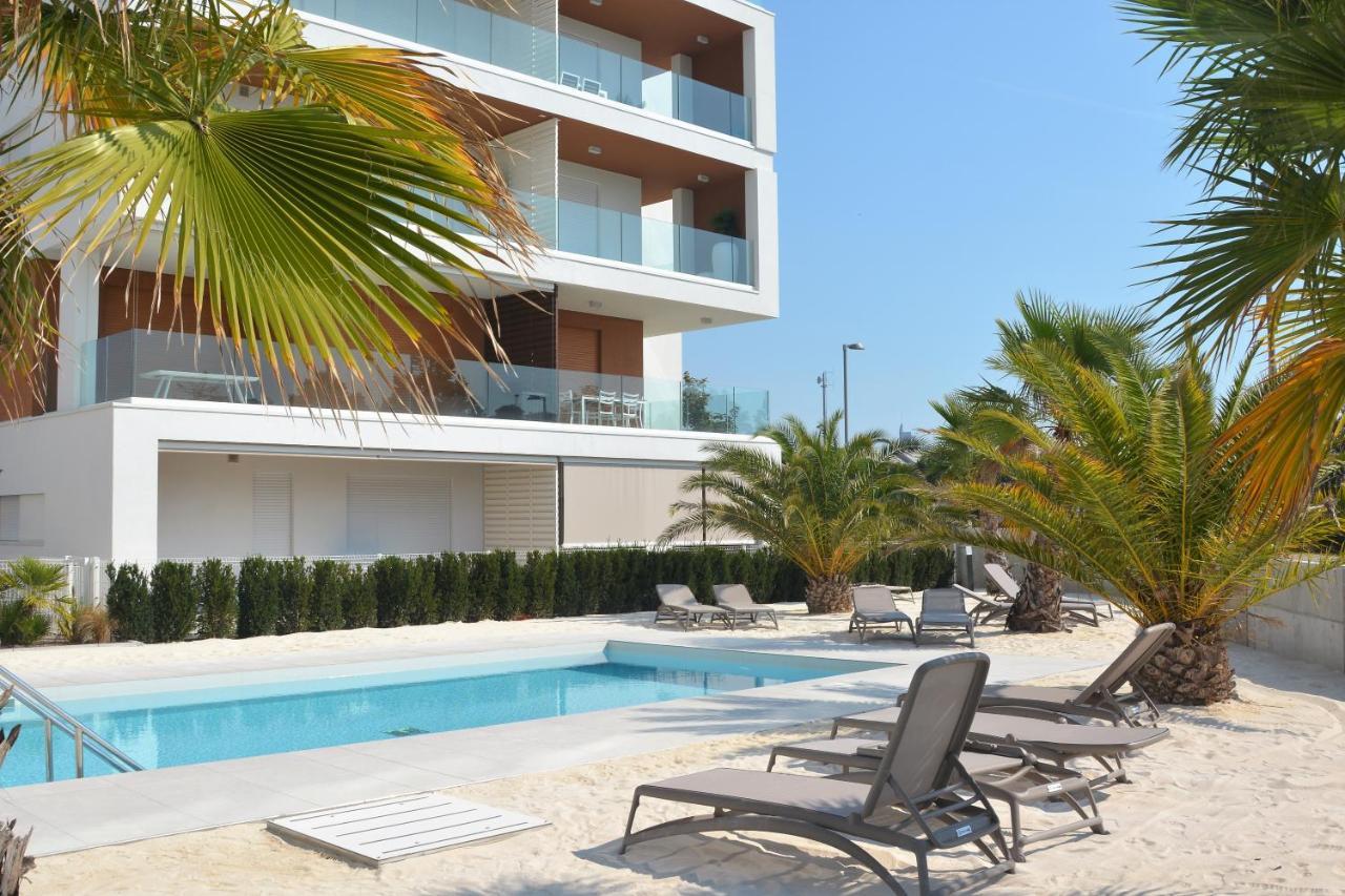 Sun Beach Residence Con Piscina - Piazza Brescia - Adria Holiday Jesolo - Family Apartments Eksteriør bilde
