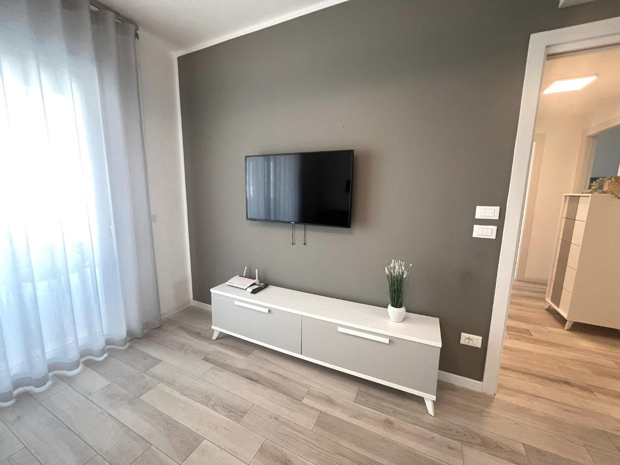 Sun Beach Residence Con Piscina - Piazza Brescia - Adria Holiday Jesolo - Family Apartments Rom bilde