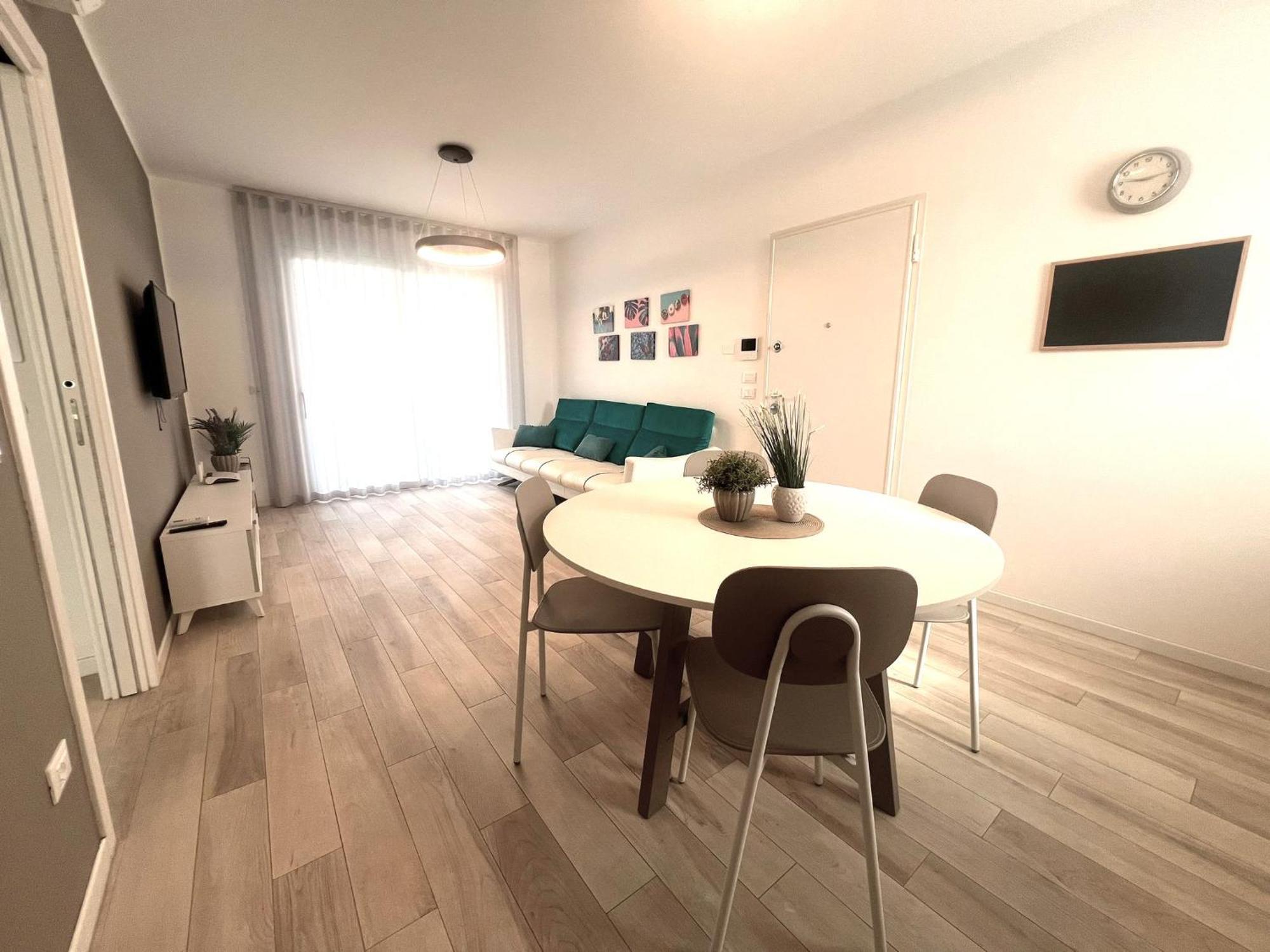 Sun Beach Residence Con Piscina - Piazza Brescia - Adria Holiday Jesolo - Family Apartments Eksteriør bilde