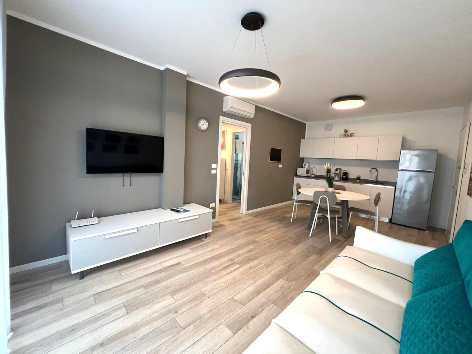 Sun Beach Residence Con Piscina - Piazza Brescia - Adria Holiday Jesolo - Family Apartments Rom bilde